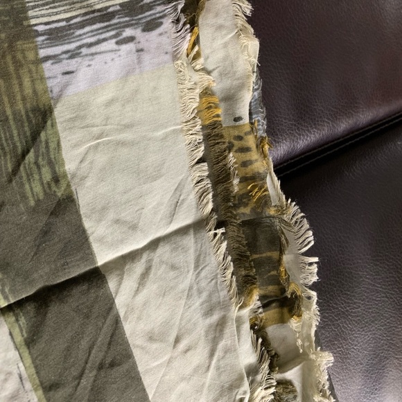 NWT Authentic Burberry Mega Check CottonSilk Scarf - Picture 7 of 8